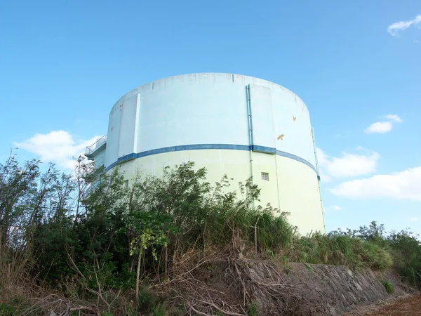 Okinawa Japan Oktober 2020 Großer Zylindrischer Wasserspeicher Der Die Menschen — Stockfoto