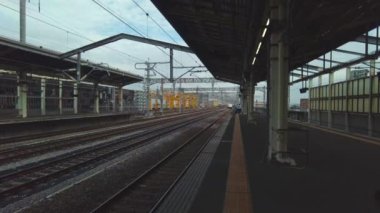 Tokyo, Japonya - 28 Eylül 2021: JR Joetsu Shinkansen, Toki, Takasaki istasyonuna vardı.. 