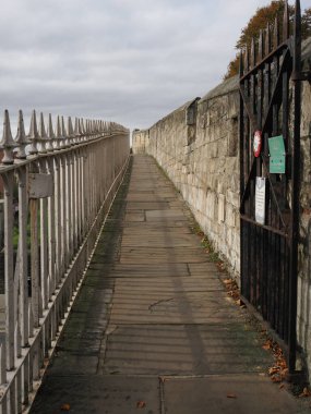 York, Birleşik Krallık - 10 Ekim 2025: İngiltere 'de Ortaçağ Şehir Duvarları