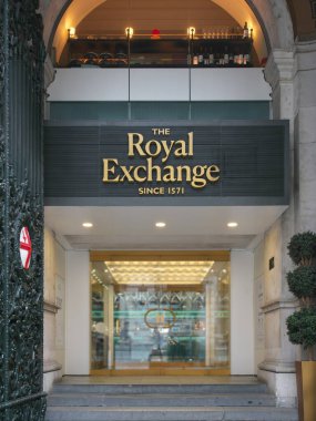 Londra, İngiltere - 2 Ekim 2025: Cornhill, Londra Kraliyet Borsası cephesi