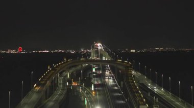 Tokyo, Japonya - 4 Kasım 2025: Tokyo Körfezi Su Hattı veya Trans-Tokyo Körfezi Otoyolu