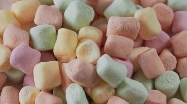 Tokyo, Japonya - 8 Ocak 2026: Şekerleme yığınlarının kapatılması