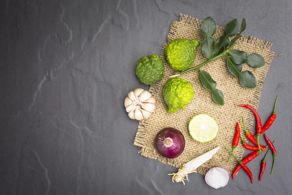 Ingrediënt of rauwkost voor Thais eten. Zoals Tom-Yum-Kung en curry en etc — Stockfoto