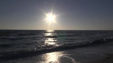 Denizde gün doğumu