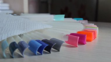 Bir güzellik salonu manikür örnek seçme