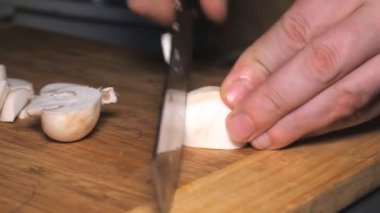 Bıçak mantarları Sote