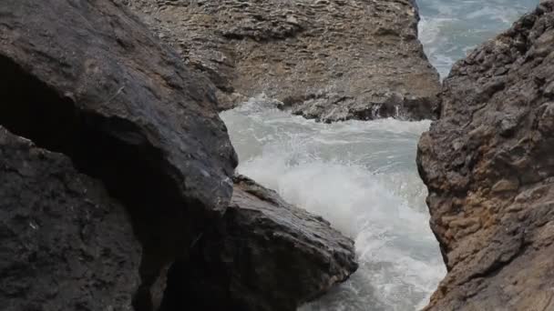 Playa de mar de piedra — Vídeos de Stock