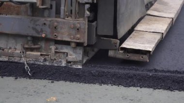 Asfalt kaldırım taşı kullanılarak asfalt yolların inşası