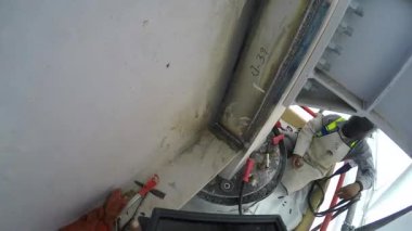 İşçinin göz inşaat sitedeki - kaynak