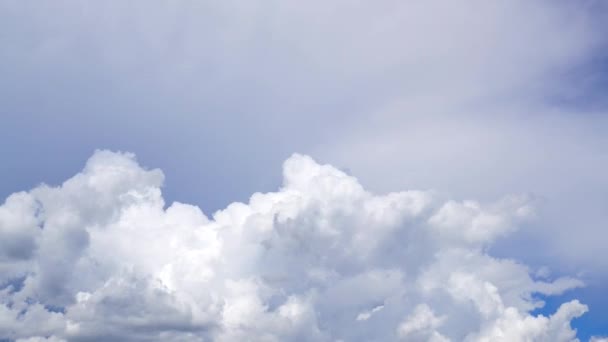 Fehér felhők cserél-hoz eső felhők — Stock videók