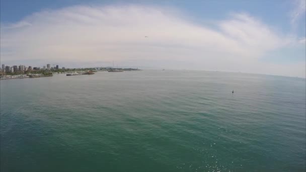 Letecký snímek na moře — Stock video
