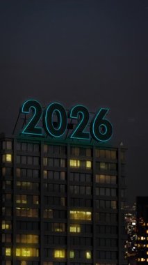 2026 Yeni Yıl Havai fişeklerle Gökyüzü Üstü Kutlaması
