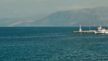 Deniz feneri ve Bizanslılar için muhteşem manzarası. Hareket efekti.