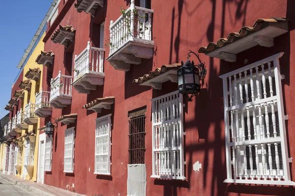 Facciata di un edificio a Cartagena de Indias — Foto Stock