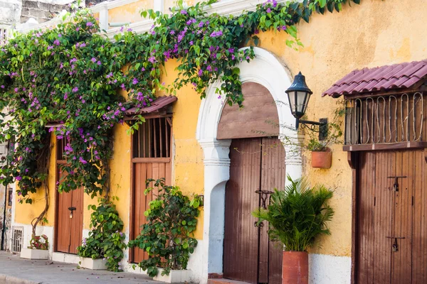 Gevel van een huis in Cartagena de Indias — Stockfoto