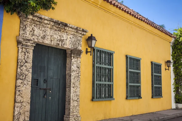 Gevel van een huis in Cartagena de Indias — Stockfoto