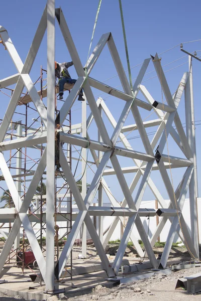 Construcción de estructuras metálicas — Foto de Stock