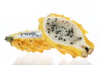 Pitahaya (Selenicereus megalanthus denilen egzotik tropik meyve)