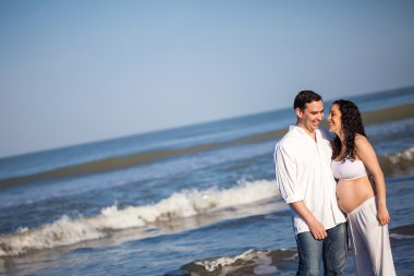 Sahilde bekleyen onların bebek - 28 hafta çift