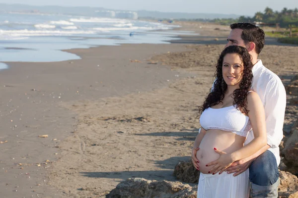 Sahilde bekleyen onların bebek - 28 hafta çift