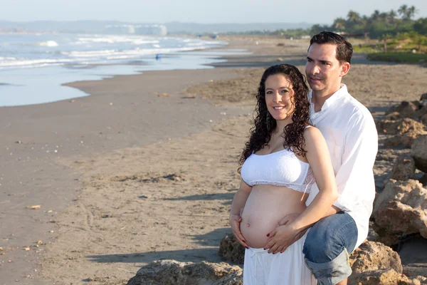 Sahilde bekleyen onların bebek - 28 hafta çift