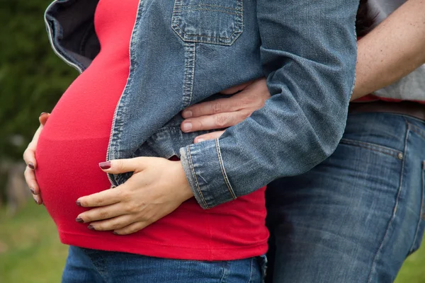 Paar wachten op hun baby - 38 weken — Stockfoto