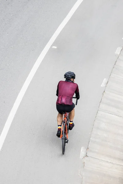 Kopfschuss Eines Männlichen Amateurfahrers Auf Der Straße Zwischen Bogota Und Stockbild