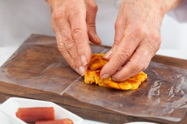 Mujer Mayor Preparando Plato Tradicional Del Valle Del Cauca Colombia — Foto de Stock