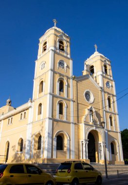 San Francisco de Asis Katedrali Santander Meydanı 'nda yer almaktadır.