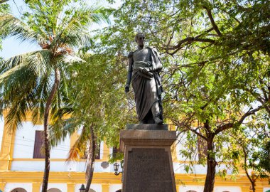 Monpox, Kolombiya - 23 Ocak 2024. Mompox 'un güzel Mirası Kasabası' nda Kurtarıcı Simon Bolivar Anıtı.