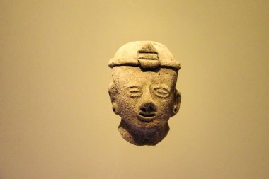 Bogota, Kolombiya - 30 Ocak 2026. Bogota, Kolombiya 'da bulunan bir arkeoloji müzesi olan Altın Müzesi' nin antropomorfik heykel başkanı..