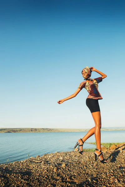 Afrika tarzı siyah modeli kız