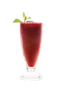 donmuş hamuru ve nane ile kiraz sallamak