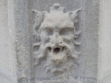 İtalya, Toskana, Floransa, Settignano köyü, çeşmenin üzerindeki heykel.,