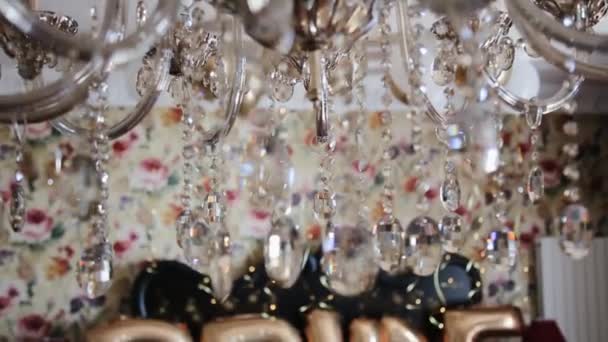 Фольга Гелієві Кульки Золотистого Кольору Написом Нареченої Ньому Весільний Ранок — стокове відео