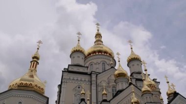 Pochayiv Lavra, Ternopil Oblastı, Ukrayna. Ukrayna 'nın batısındaki en büyük ortodoks kilise kompleksi ve manastırı ve Kiev-Pechersk Lavra' dan sonra Ukrayna 'da ikinci.