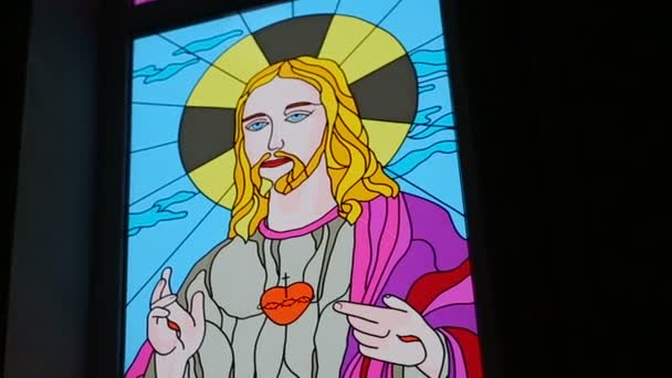 Glas in lood raam van Jezus Christus in de kerk - Religie, aanbidding — Stockvideo