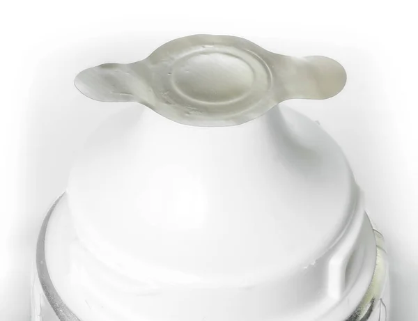 Beyaz sırtında kapalı yeni beyaz diş macunu