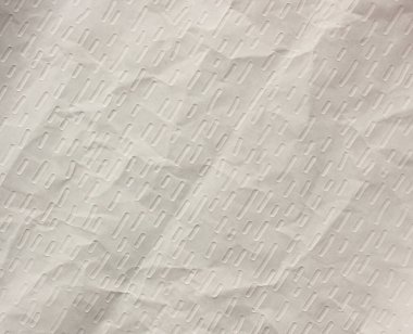 Buruşuk kabartma kağıt dokusu hafif kabartma deseni ve nötr krem tonunda yumuşak kırışıklıklar, markalaşma, ambalaj tasarımı, editörlük düzeni, modelleme ve modern grafik projeleri için uygun soyut minimal arkaplan