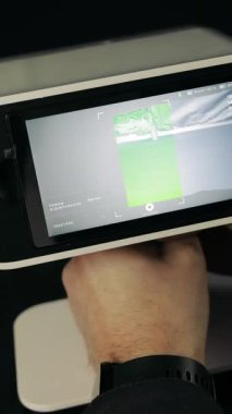 Küçük alanları taramak için el bilgisayarı tarayıcısını kapat. 3B lazer taraması