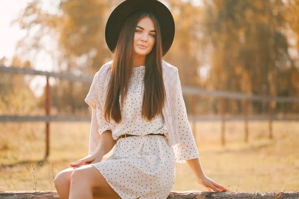 Young Beautiful Model Hat Farm — Stock Photo, Image