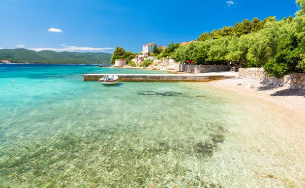 Kristal berraklığında su Peljesac Yarımadası'nda, Dalmaçya, Hırvatistan ile şaşırtıcı Adriyatik Denizi — Stok fotoğraf