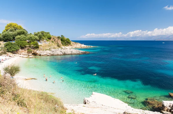 Úžasné pláže v Kassiopi na ostrově Korfu, Řecko — Stock fotografie