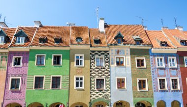 Poznan, Polonya pazar meydanında renkli evleri