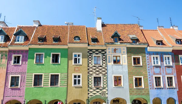 Maisons colorées sur la place du marché à Poznan, Pologne — Photo