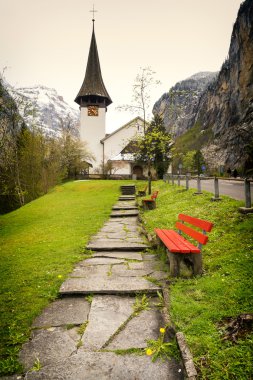 İsviçre Alp Köyü - Lauterbrunnen, Jungfrau bölgesinde tipik Kilisesi