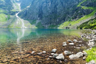 siyah su birikintisi içinde yüksek Tatra Dağları, Polonya