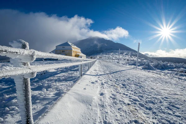 Prachtig Winterlandschap Zonnige Dag Het Karkonosze Gebergte Polen — Stockfoto