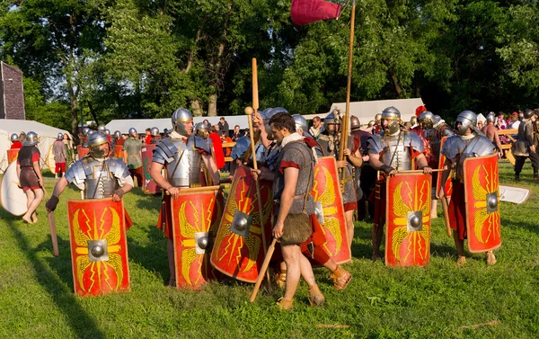 A mérkőzés után a barbárok a római légiós Jogdíjmentes Stock Képek