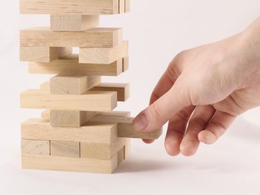 Jenga tuğla seçmek yardım